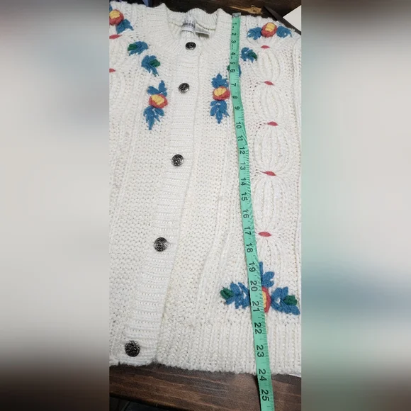 Vintage Leslie Faye Ivory Chunky Floral Cardigan - Picture 3 of 6